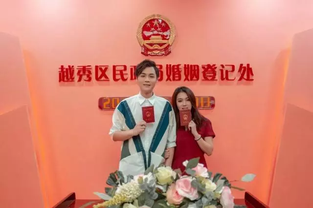 康天庥自曝求婚求了一年才成功,首度披露太太身份