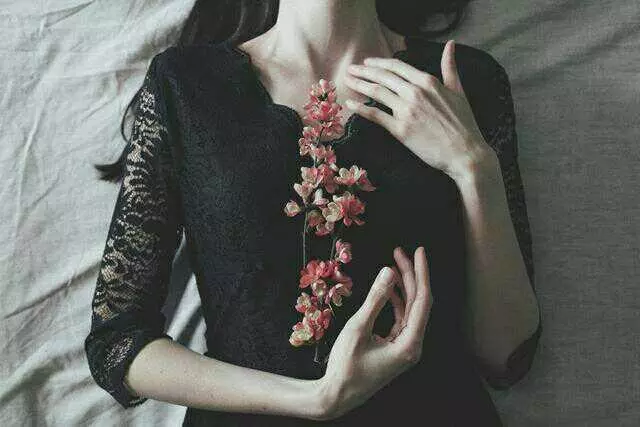 「阿姨,我就是一個窩囊廢,怎麼配得上你兒子?」