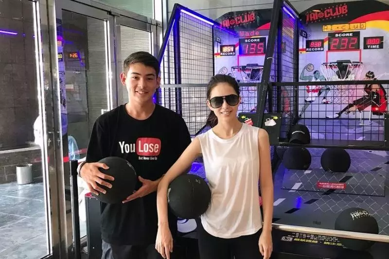 【搶完周杰倫的風頭!!】昆凌16歲弟弟肥仔進化史, 現在竟然變成超帥混血男神!