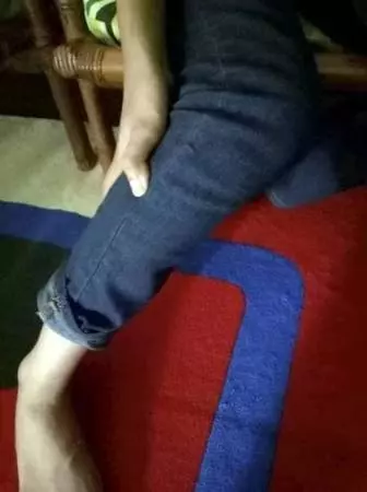 老鼠躲貓貓 鑽入少女褲子 狠咬大腿
