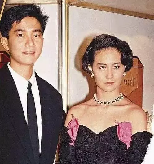 什麼樣的貴婿才能娶到賭王的女兒呢?賭王11個女兒情路坎坷!何超瓊痛失陳百強,何超英流浪絕望離世~~~