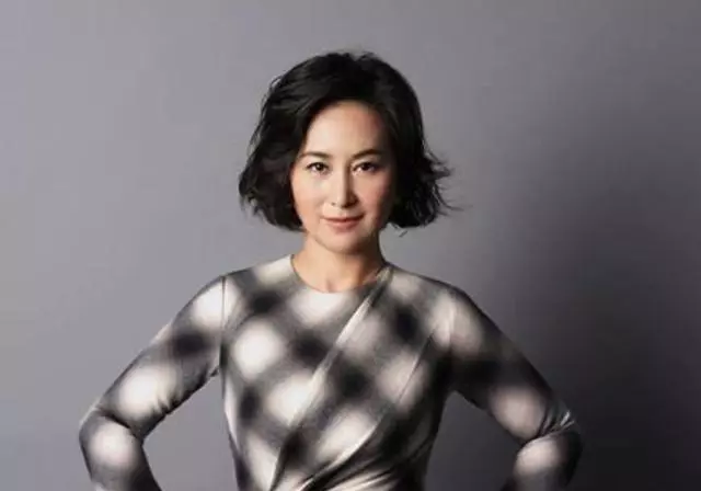 什麼樣的貴婿才能娶到賭王的女兒呢?賭王11個女兒情路坎坷!何超瓊痛失陳百強,何超英流浪絕望離世~~~
