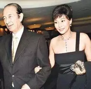 什麼樣的貴婿才能娶到賭王的女兒呢?賭王11個女兒情路坎坷!何超瓊痛失陳百強,何超英流浪絕望離世~~~