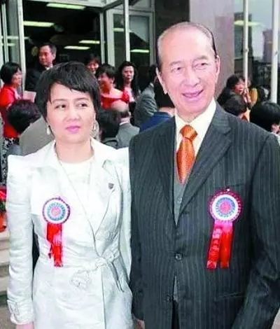 什麼樣的貴婿才能娶到賭王的女兒呢?賭王11個女兒情路坎坷!何超瓊痛失陳百強,何超英流浪絕望離世~~~