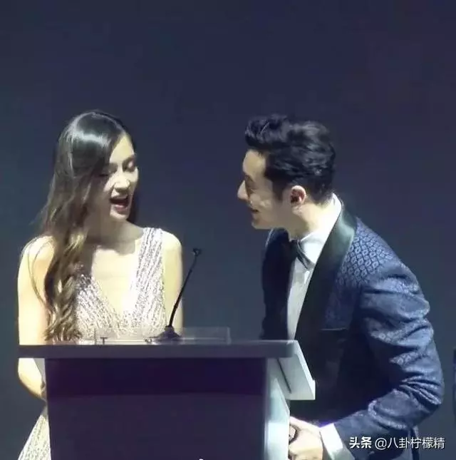 真「假臉夫婦」?黃曉明baby離婚已定?久違同框秀恩愛卻全是破綻!