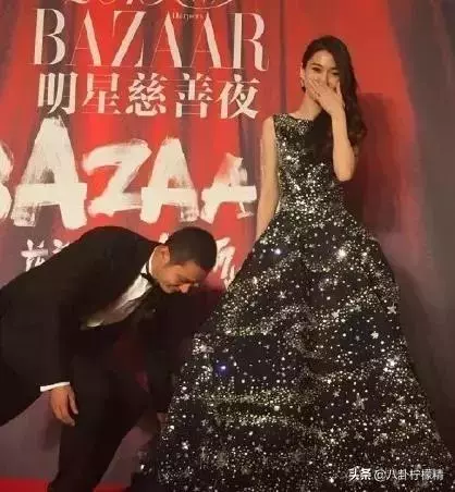 真「假臉夫婦」?黃曉明baby離婚已定?久違同框秀恩愛卻全是破綻!