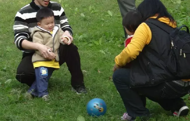 小孩不打招呼?不是爸媽沒在教,是社交技巧要分齡引導