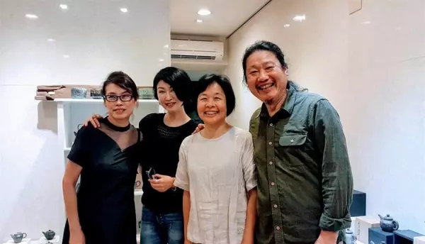 53歲楊林「母逝淡出演藝圈15年」一輩子不婚不生,轉行當畫家「凍齡近照曝光」:怎麼都沒變老!