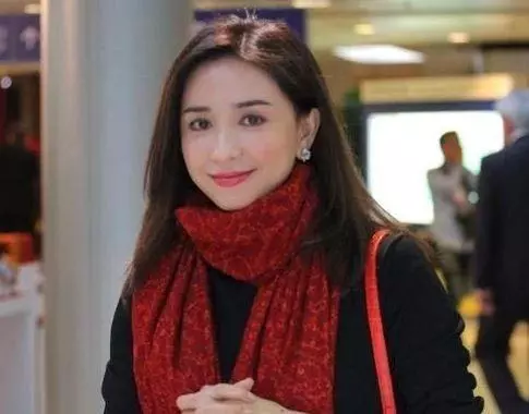 【郎才女貌~】超級富四代戀霍啟剛堂妹,男方媽媽是凍齡女神,爸爸是許晉亨好友~