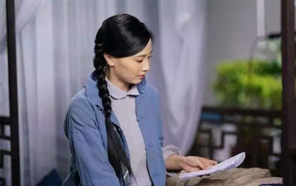 拍劇期間突然暈倒!TVB人氣花旦承認操勞過度體力不支:中暑休克!