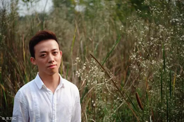 懷孕六個月,半夜上廁所,無意聽到婆婆和老公的對話,我怒提離婚