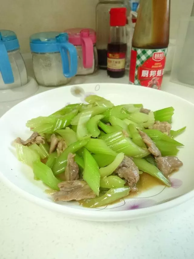 清新爽口的19道西芹做法,每天學會一道,營養健康天天吃不夠
