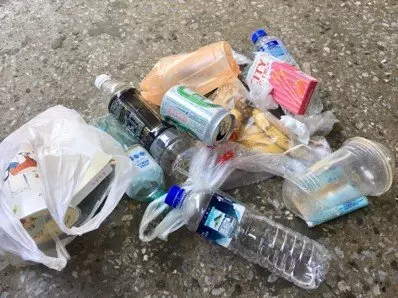全台最美海邊學校特別開放假日參觀 過千名遊客離開後變這樣遊客!學校氣炸:請帶公德心 !