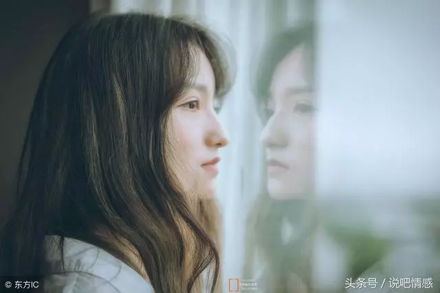 女兒遠嫁報喜不報憂,電話忘了掛,聽到那頭的對話,她淚崩