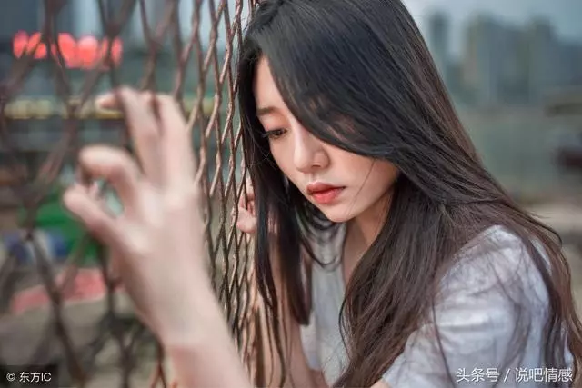 我離婚後住娘家,鄰居多管閒事,嫂子說句話讓對方羞愧走人!