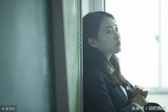 我離婚後住娘家,鄰居多管閒事,嫂子說句話讓對方羞愧走人!