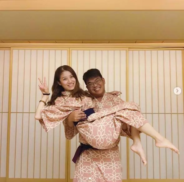 繼凱兒之後,四千金紅兒也被求婚啦!老公竟長這樣...