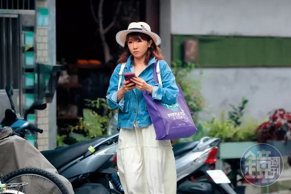 【有了美妻還不知足?!】阿翔偷情老婆閨蜜「摟住謝忻當街激吻」照片和細節全曝光!