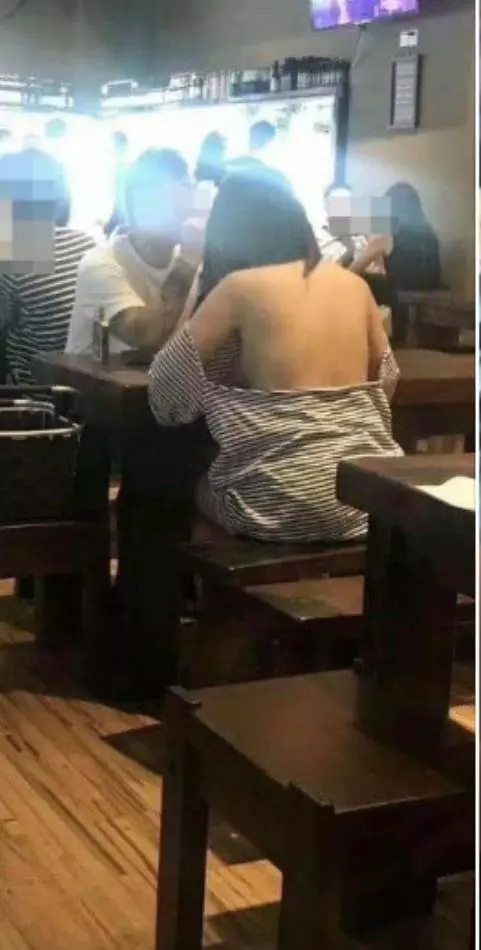 Lenglui超清涼打扮被瘋傳!「真空上陣」惹網友熱議!