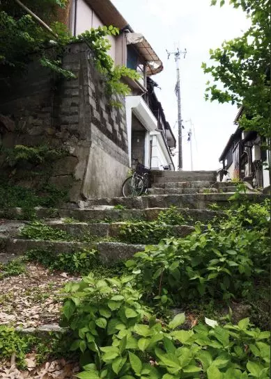 專業繪手把「照片變二次元風景」 超夢幻街道驚現「漫畫少女」網:真的是台灣嗎?