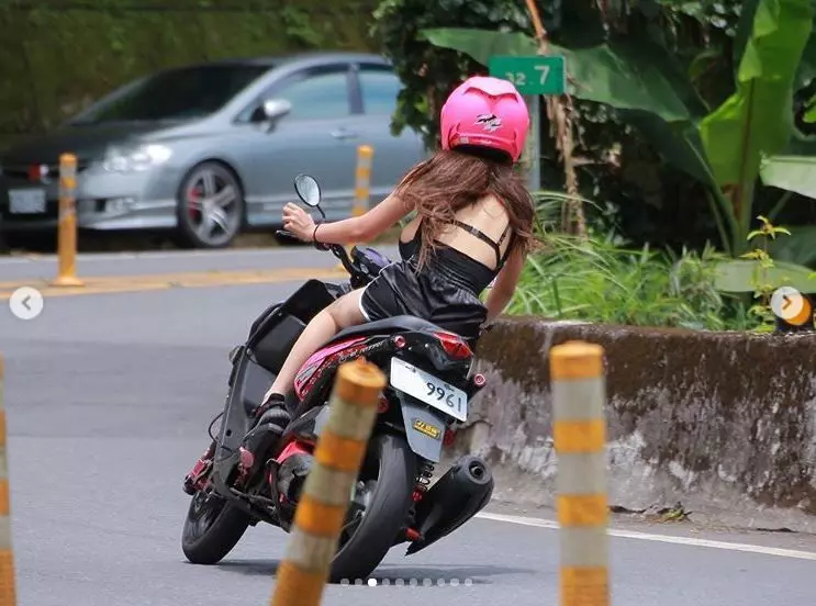 公路上的超大亮點!北宜真理褲妹「大G車頭燈」過彎甩出…比頭還大:難怪老司機都捨不得超車