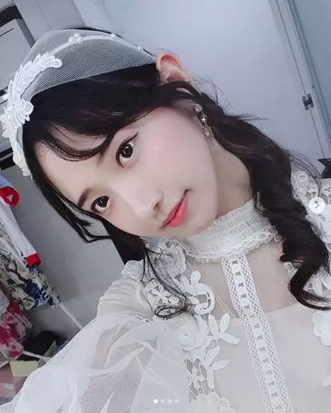 東踏取蜜跌落神壇!企鵝妹人氣如何?大穿透視「72の形狀」若隱若現…