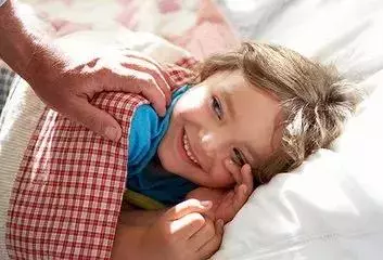 孩子錯過這2個黃金睡眠時間段,就等於錯過了黃金「增高期」!附兒童科學睡眠時間表,家長貼兒童床前提醒