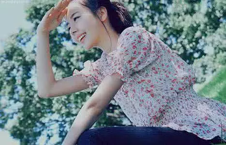 「老公,錢沒了,你再打給我些錢」一個月一半工資給女友她不夠花,分了吧,養不起你