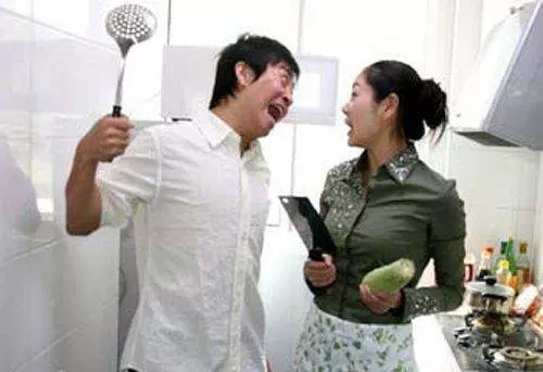結婚三年未孕,生病老公說沒空回,聽到廚房有人做飯,我當場愣了