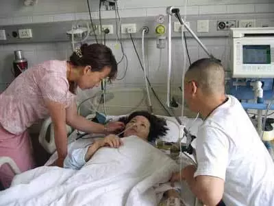 給丈母娘治病我賣了房子,出院後老太太的一個決定家裡鬧翻了天