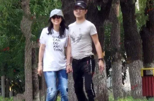 終於見孕肚!40歲國際巨星章子怡結婚四年:與老公汪峰再成功造人!