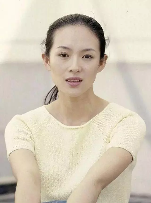 終於見孕肚!40歲國際巨星章子怡結婚四年:與老公汪峰再成功造人!