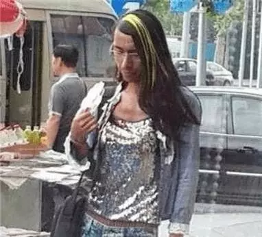 32張爆笑生活圖:美女勤練體操,求大神P出意境...成果出爐笑到整個下巴都快跌了!