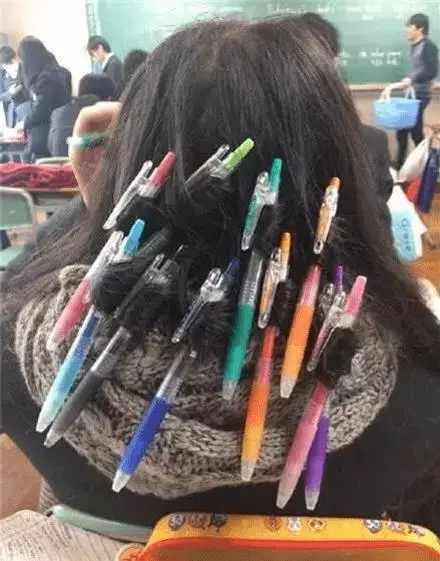 32張爆笑生活圖:美女勤練體操,求大神P出意境...成果出爐笑到整個下巴都快跌了!
