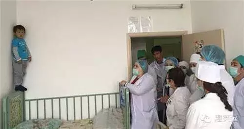 32張爆笑生活圖:美女勤練體操,求大神P出意境...成果出爐笑到整個下巴都快跌了!