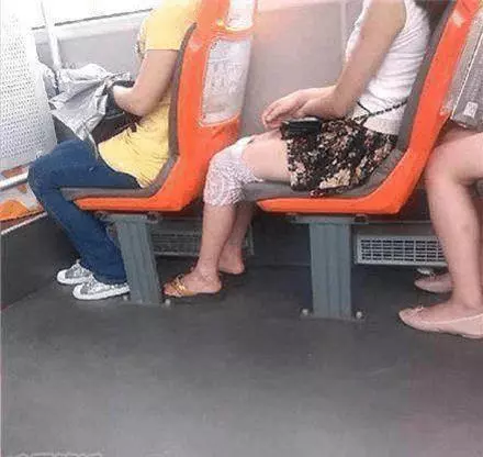 32張爆笑生活圖:美女勤練體操,求大神P出意境...成果出爐笑到整個下巴都快跌了!
