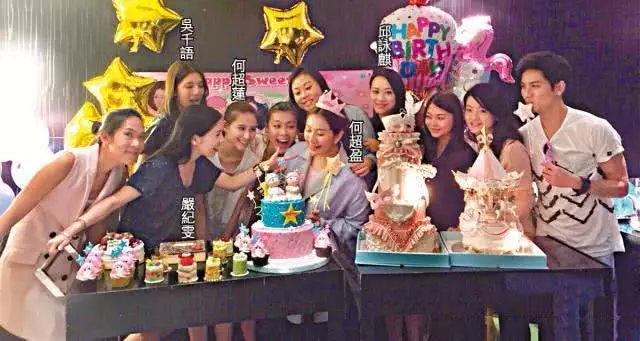 十億富豪女兒出嫁,戴20隻龍鳳鐲壕氣沖天,彩禮不輸閨蜜何超盈