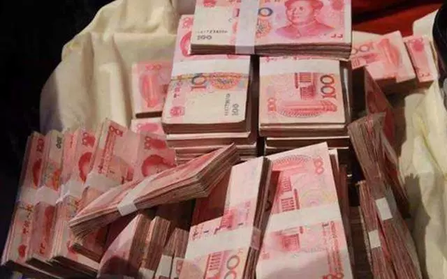 兒子結婚婆婆出5萬,小叔子結婚出40萬,婆婆住院後兒媳欣慰了