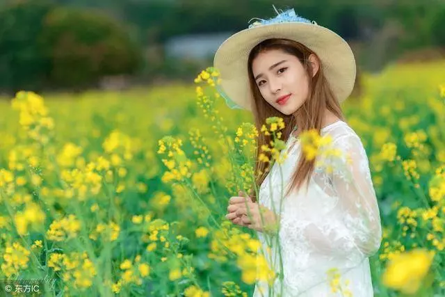 「婆婆,我掛在房間的新外套呢」「你姑姐穿著挺合身,我送她了」
