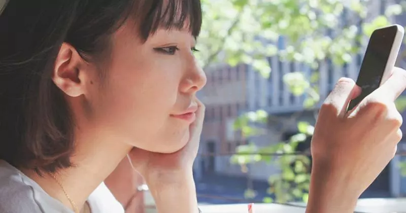 工程師男友做出「陪女友聊天」機器人 24小時秒回「還很會哄人」