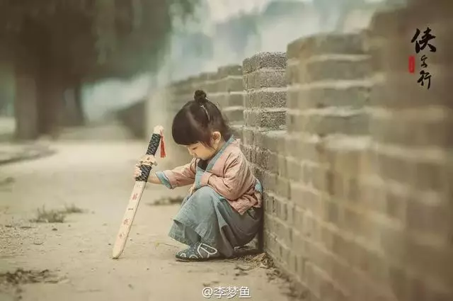 他花4年時間為女兒拍幾萬張照片,撩到汪涵還登上《英國郵報》