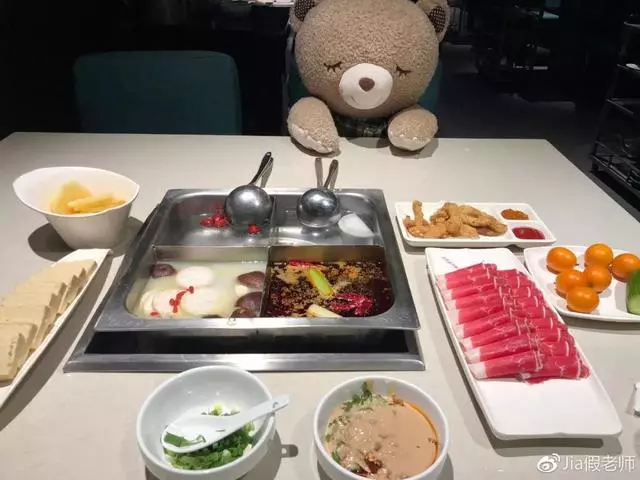 最慘陪吃柴犬君火爆Ins!網友看完哭笑不得:求求你給牠吃一口吧