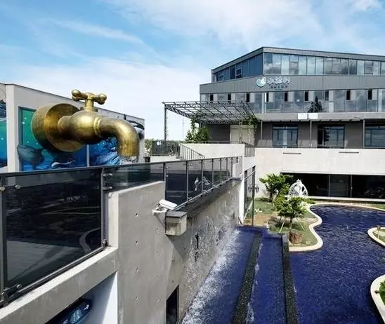 彰化新景點「水銡利觀光工廠」!全台最大水龍頭話題十足,實在太驚喜了