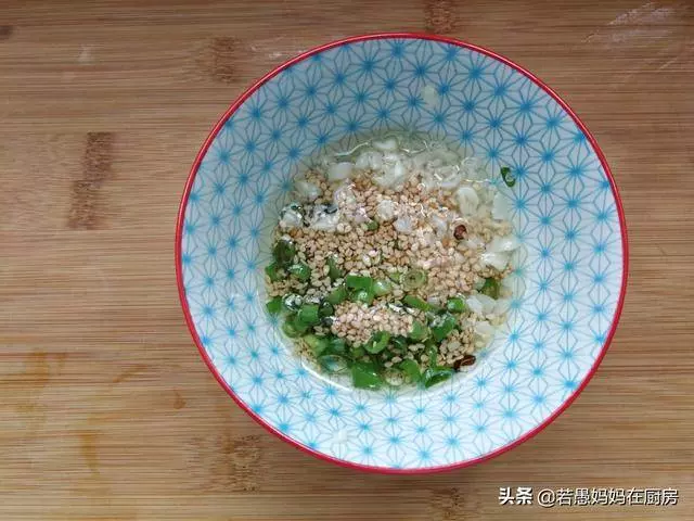 夏天麵條這樣吃,簡單快手,比泡麵營養健康