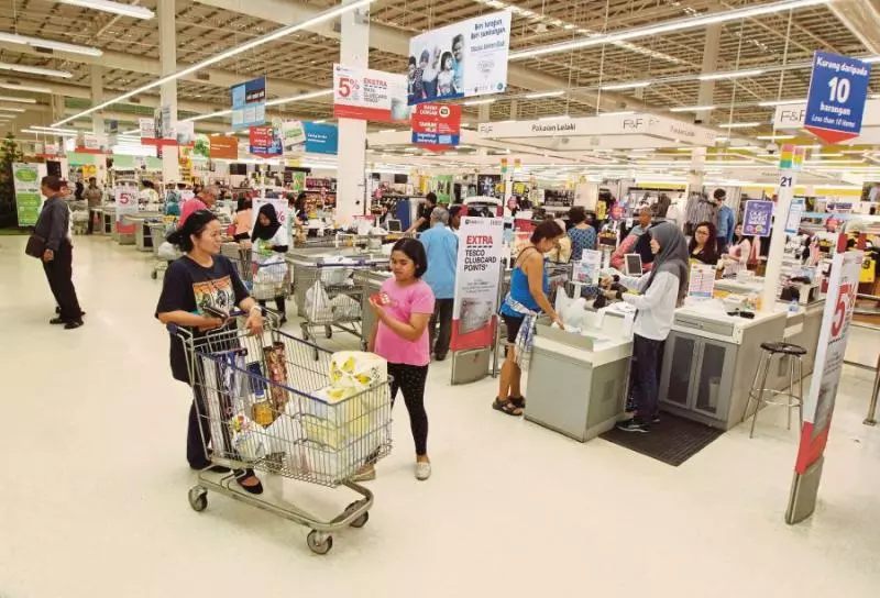 大馬Tesco連鎖超市出現騙子,以這種方式誘騙民眾錢財...!!而且竟然明目張膽地!