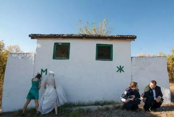 俄羅斯人的幽默好難懂… 30張「非主流過頭」的結婚照