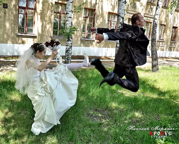 俄羅斯人的幽默好難懂… 30張「非主流過頭」的結婚照