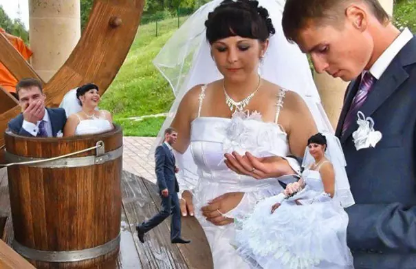 俄羅斯人的幽默好難懂… 30張「非主流過頭」的結婚照