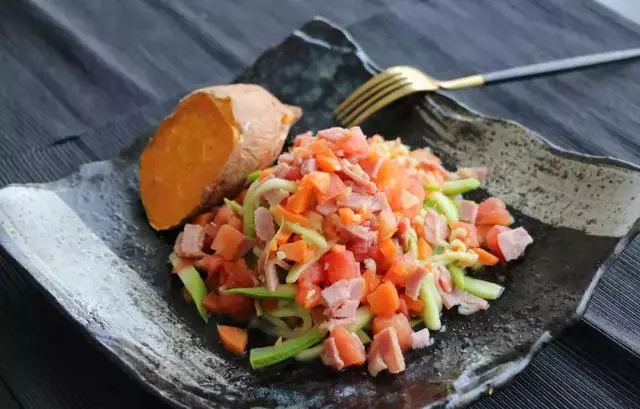懶人瘦身食譜,這麼吃飯的人半年瘦了 30 斤!