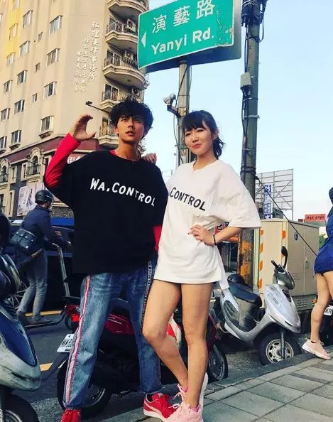 當街喇舌偷情!「阿翔」苦求正妹老婆原諒 「道歉簡訊」曝光 !